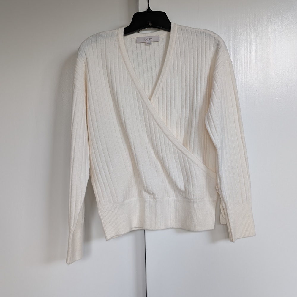 LOFT Women's Cream Sweater